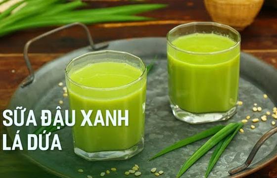 Bí quyết làm sữa đậu xanh lá dứa cốt dừa thơm ngon tại nhà